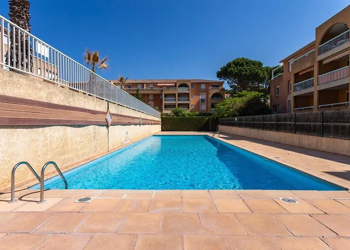 La Castillane - Appt Avec Piscine Partagee